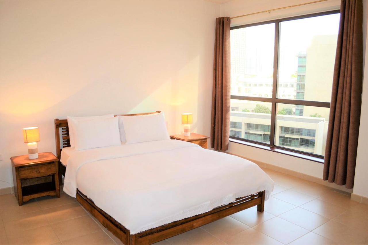Luxury Escapes - Large 1bed With Balcony And A Great Marina View In Jbr Dubaï