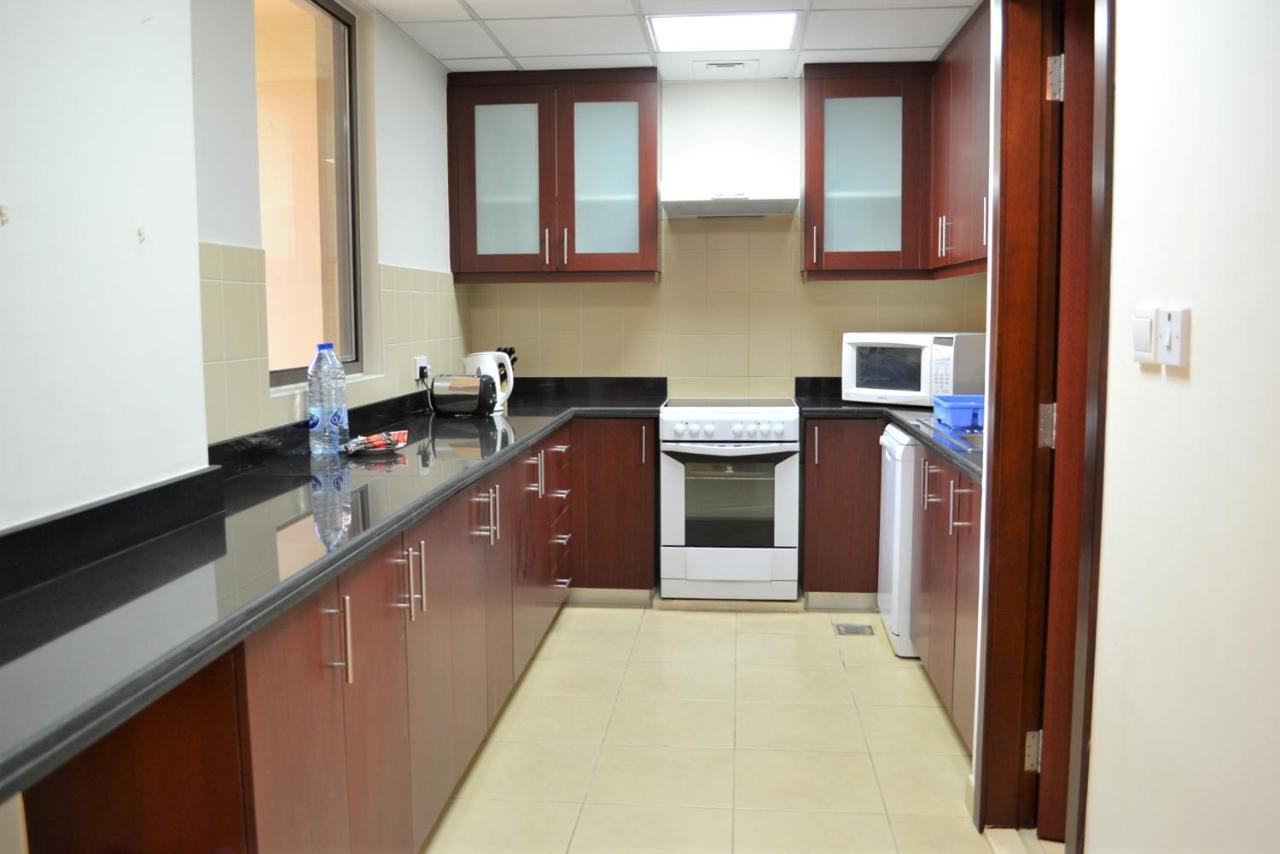 Luxury Escapes - Large 1bed With Balcony And A Great Marina View In Jbr Appartement Dubaï