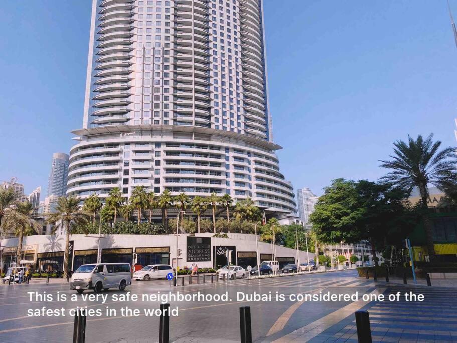 Next To Burj Khalifa & Mall Long Term Available! Send Message * Dubái