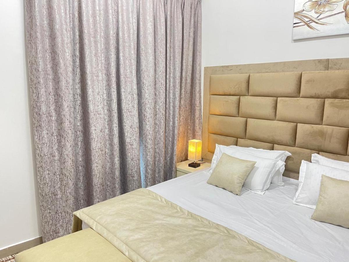 Private Gorgeous With Marina View With Shared Kitchen In Shared Privatunterkunft