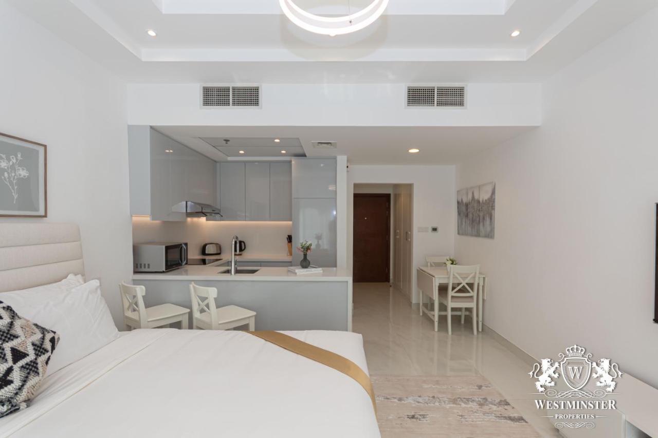 Westminster Burj Al Nujoom Apartemen Dubai