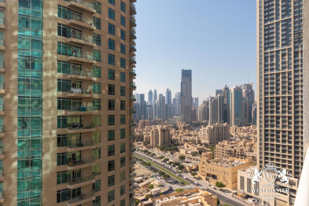 Westminster Burj Al Nujoom Apartemen