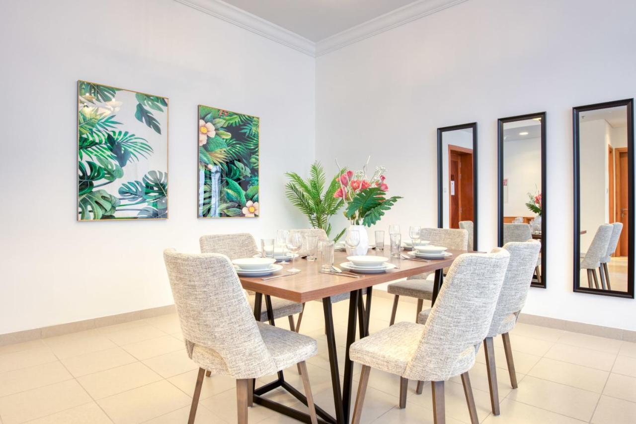 Apartamento Exquisite Dubai's Urban Living In The Centre Dubai