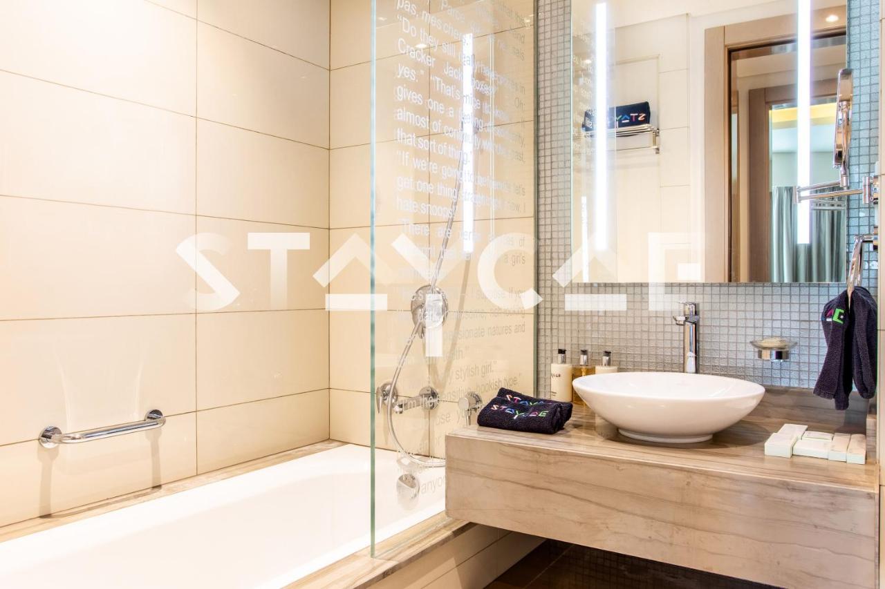 Staycae Paramount Towers Lägenhet Dubai