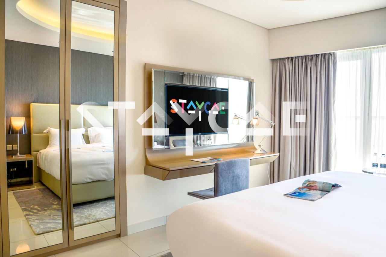 Staycae Paramount Towers Lägenhet Dubai