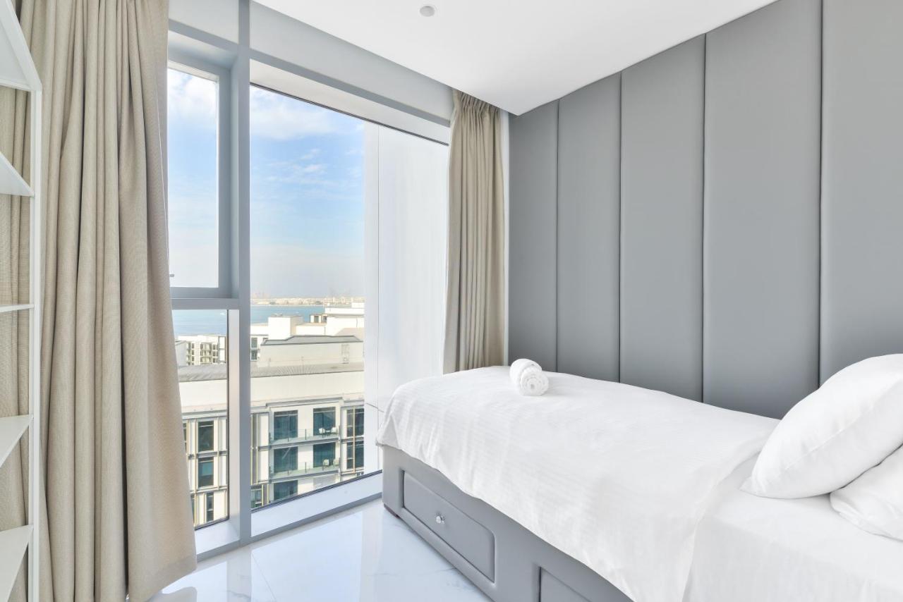 Luxurious 3 Bedroom W Maidroom In Bluewaters Island Apartemen *