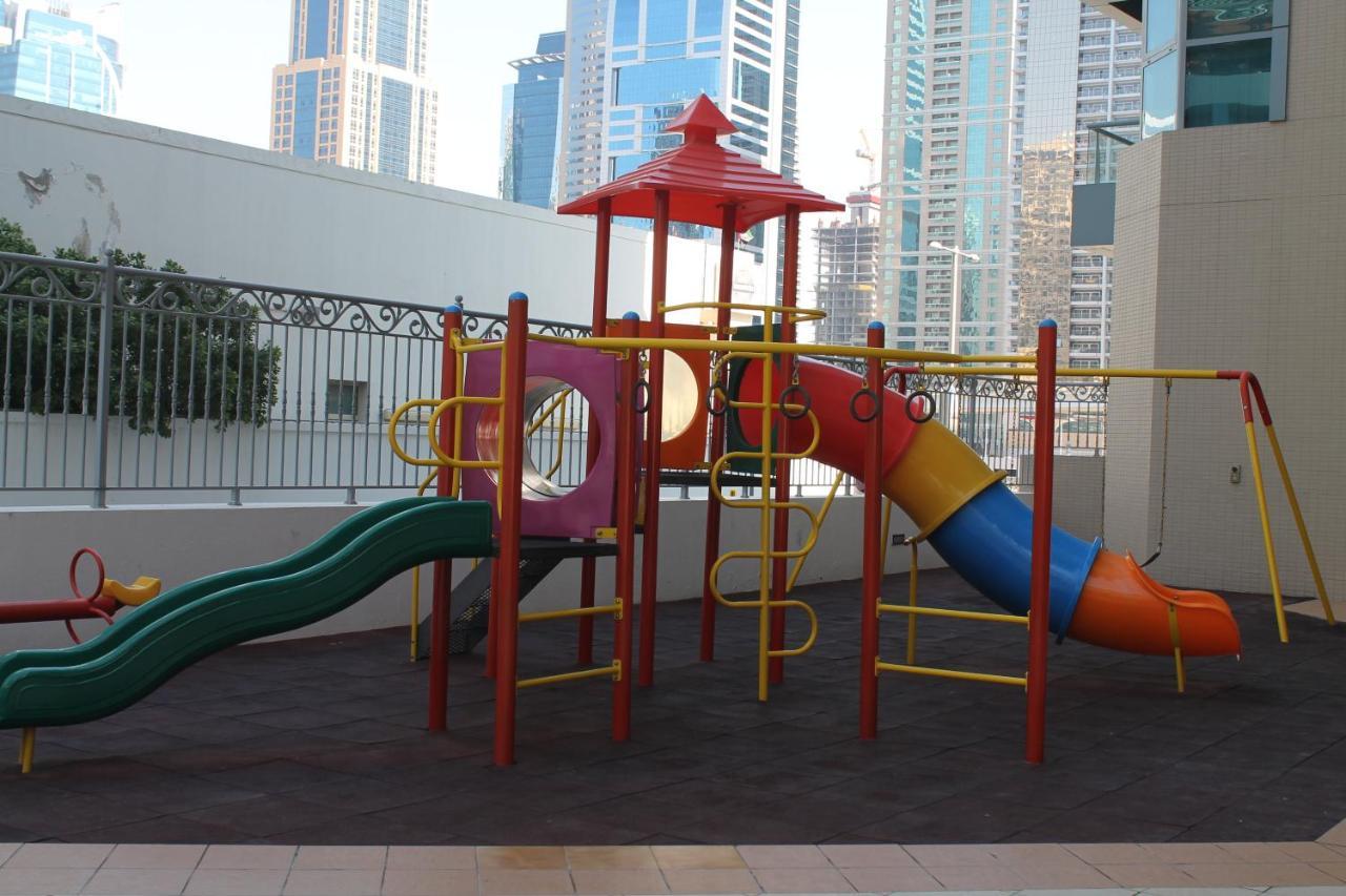 Newly Furnished One Bedroom Next To Metro & In Marina * Dubái