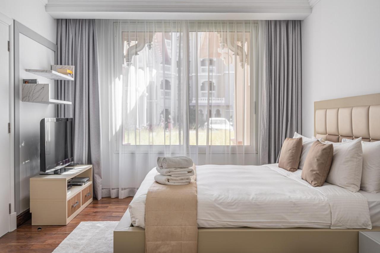 Higuests - Luxurious 1br In Palms With Private Access *