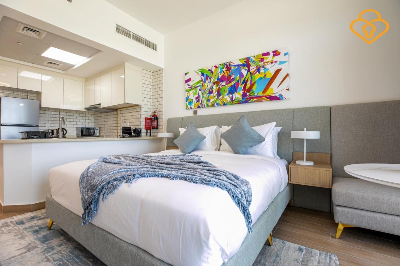 151 Residences Studios, Jumeirah Garden City, Sheikh Zayed Rd 713 Apartment