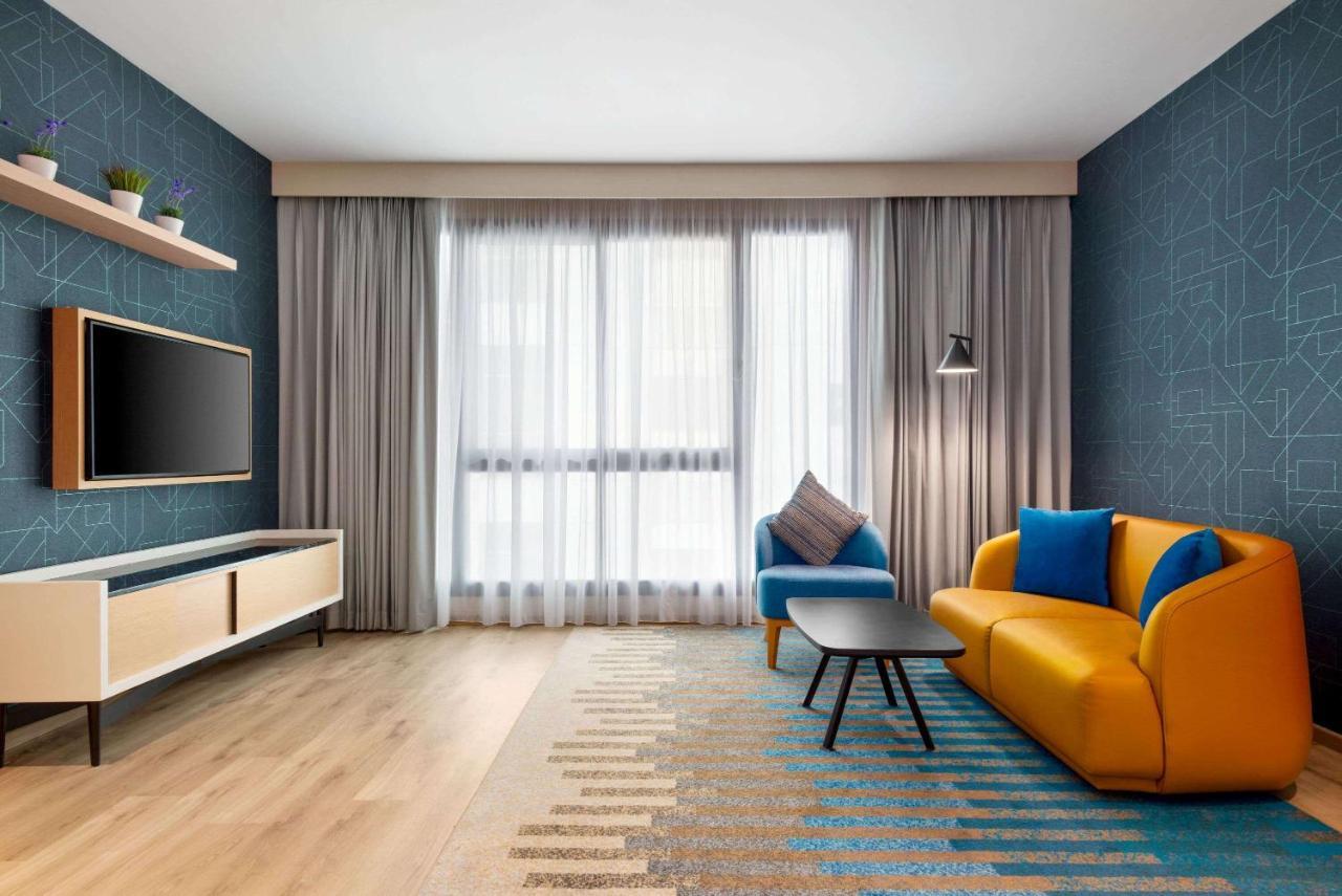 La Quinta By Wyndham Jumeirah Hotell