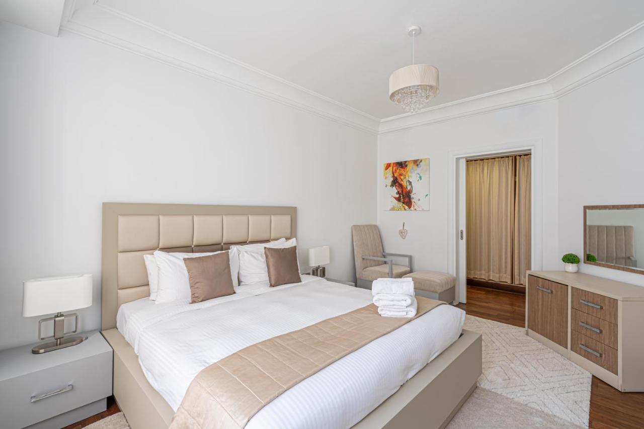 Higuests - Luxurious 1br In Palms With Private Access