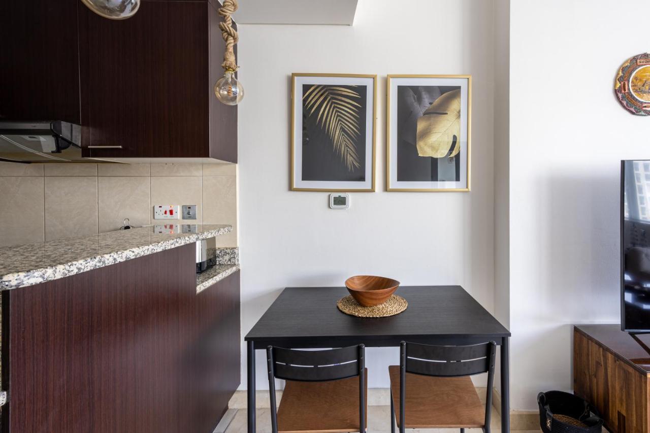 Higuests - Unique Interior With Stunning Views In Difc Apartamento Dubái