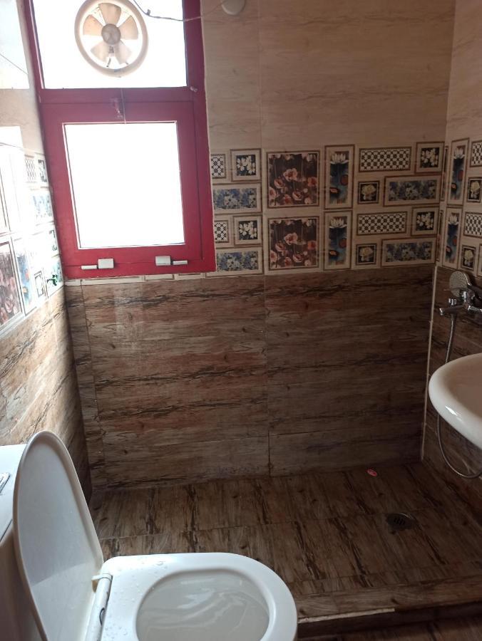 Moon Backpackers , Al Rigga , Partition For Couples And For Singles Dubaï