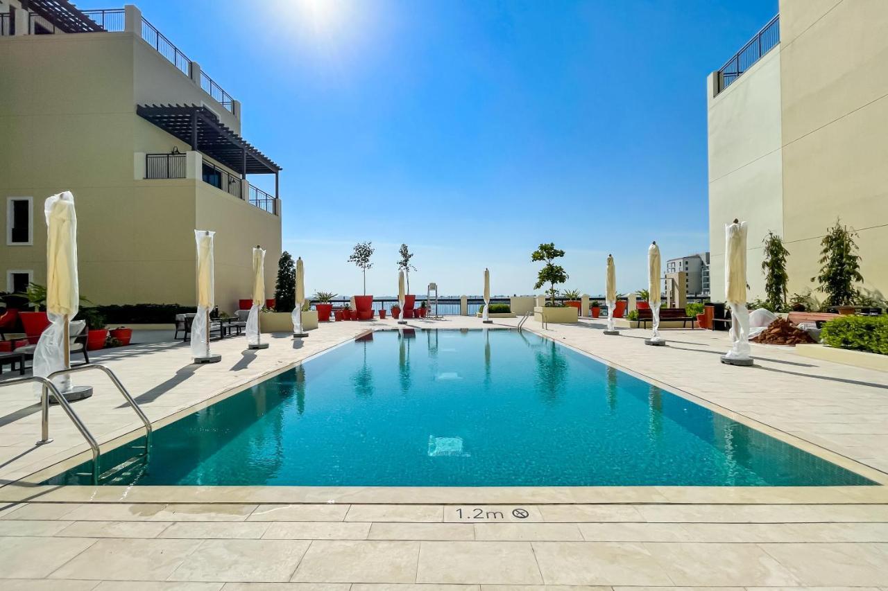 2Br La Cote B3, Community View