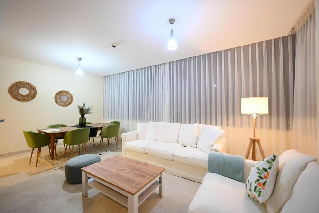 Cozy And Very Well-lit In Difc Apartment *