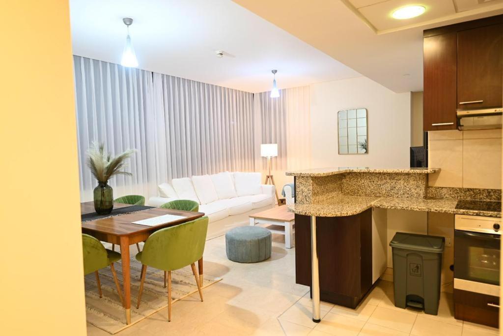 Cozy And Very Well-lit In Difc Apartment Dubai