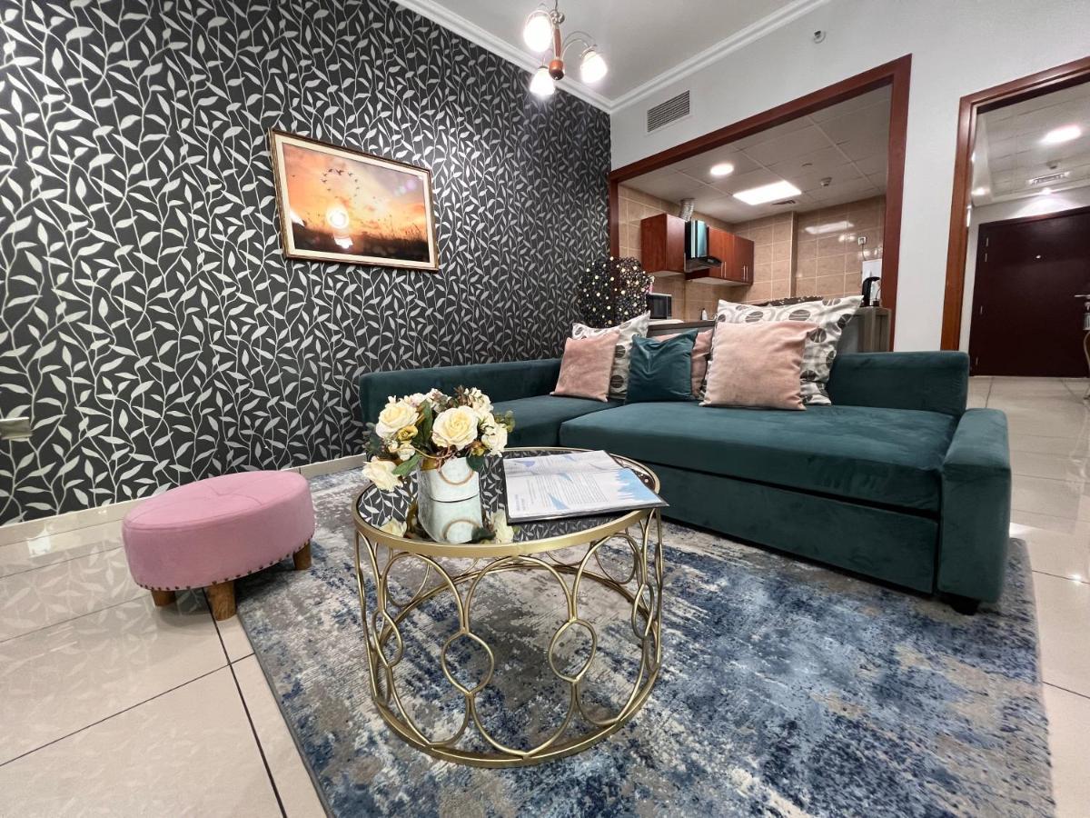 Apartamento A C Pearl Holiday Homes - Stylish 1 Bedroom