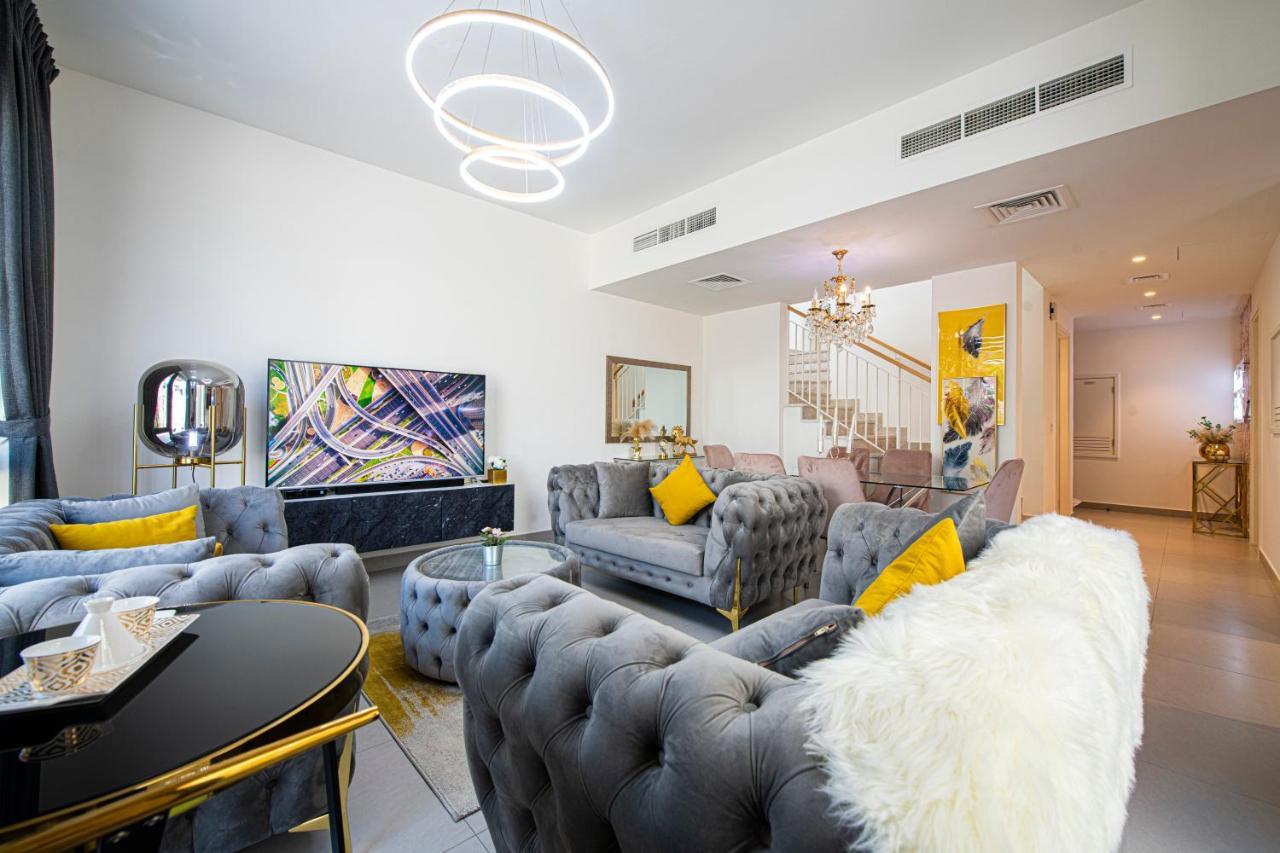 Vilă Modern Hills Luxury 4 Bedroom *