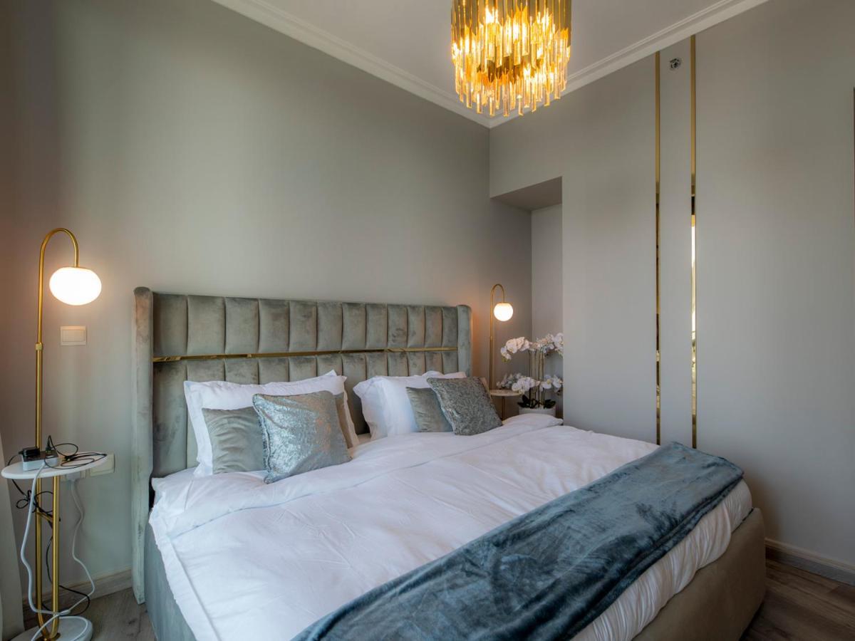 First Class 2br With Full Skyline & Sea View Apartemen