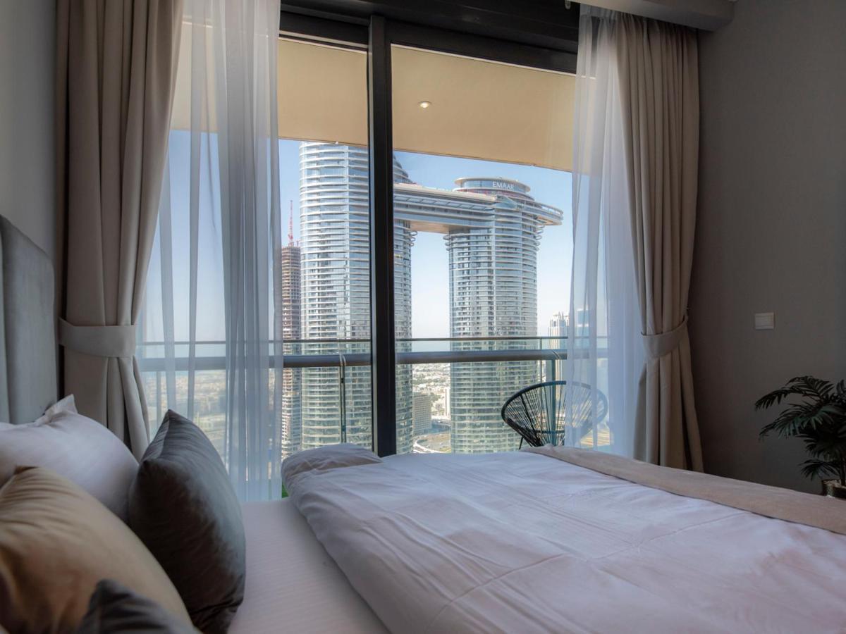 First Class 2br With Full Skyline & Sea View Apartemen