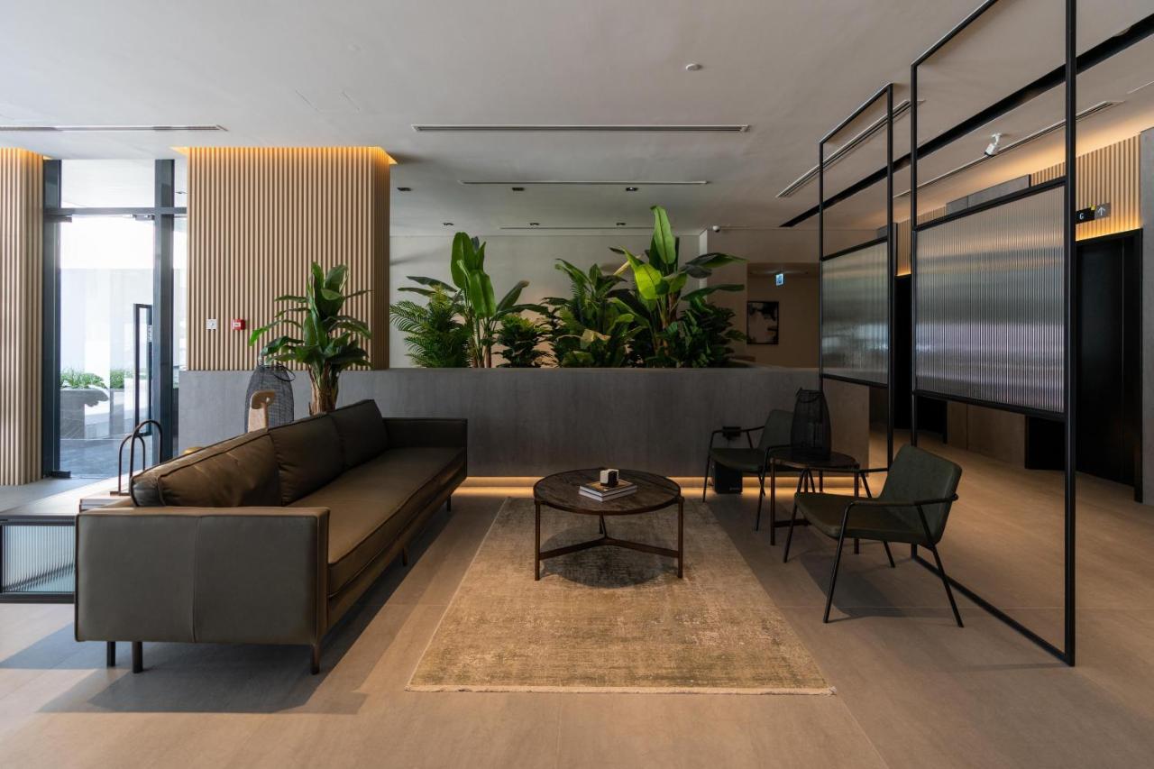 Ultimate Modern With Pool View In Jvc * Dubai