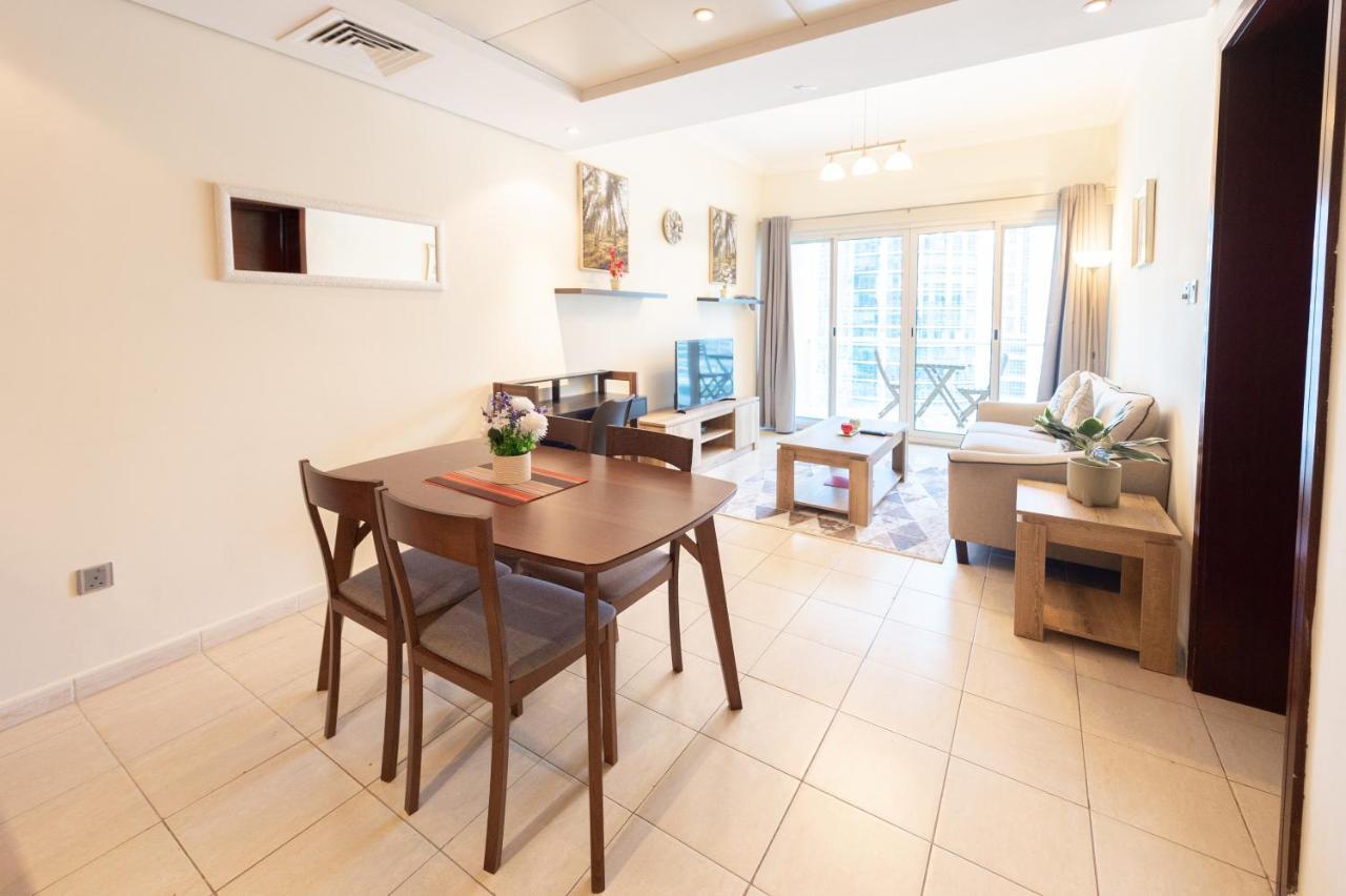 Luxury Escapes - Elegant And Spacious 1bed With 2 Balconies In Jlt Apartamento Dubái