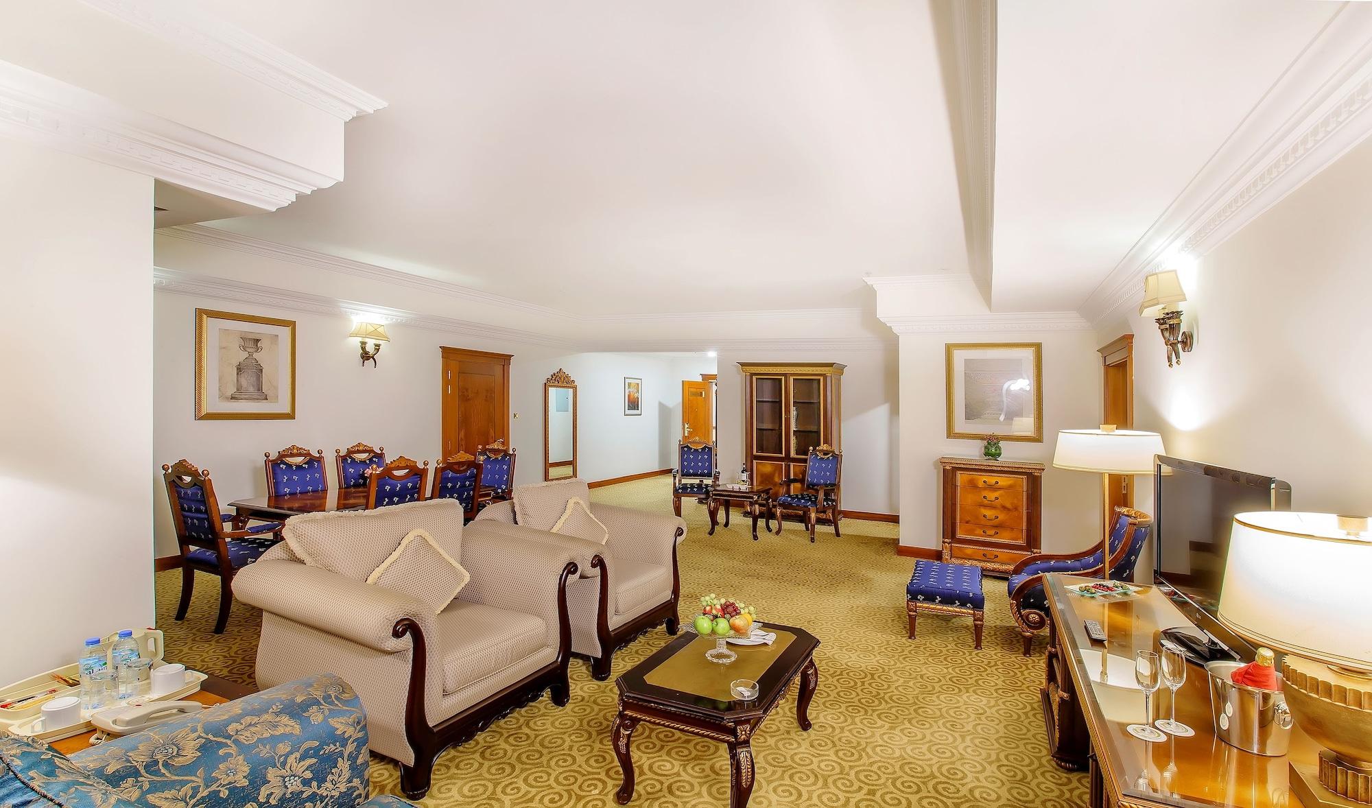Grand Excelsior - Bur Hotell 4*