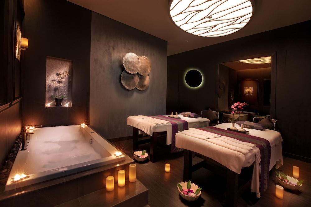 Millennium Downtown Hotel 4*