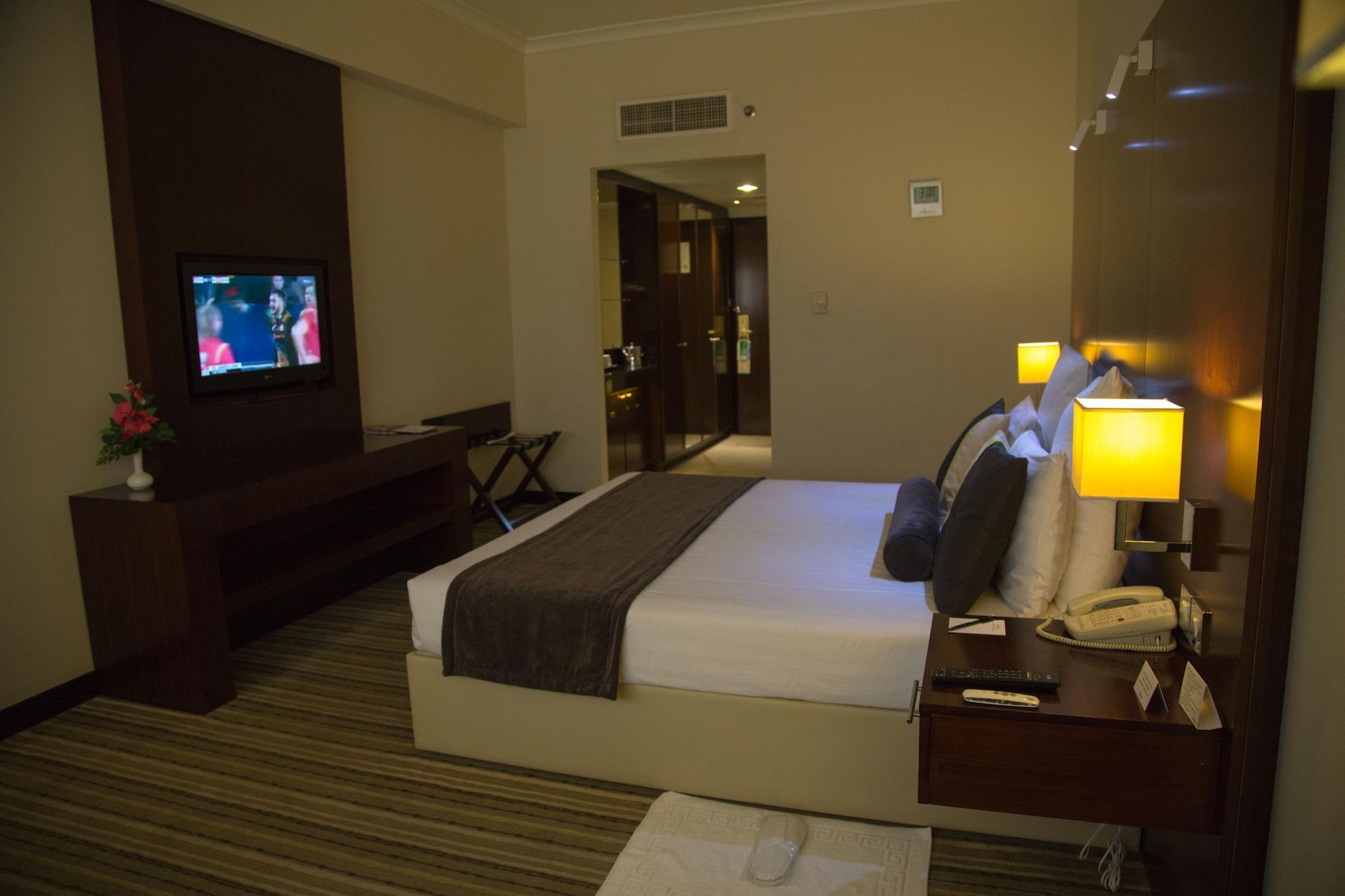 Avari Hotel