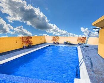 Icon Apartahotel