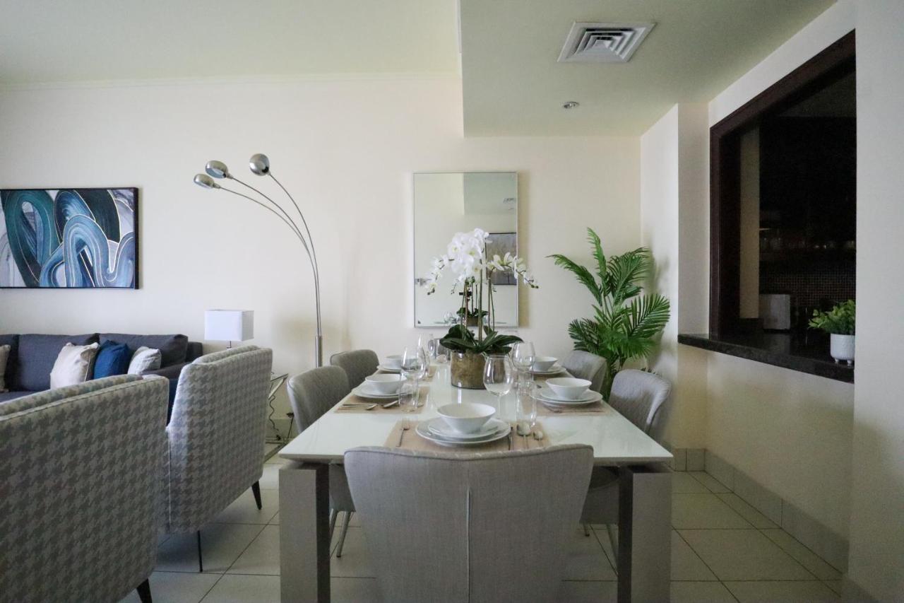 Higuests - Charming With Private Balcony Near Mall Appartement Dubai