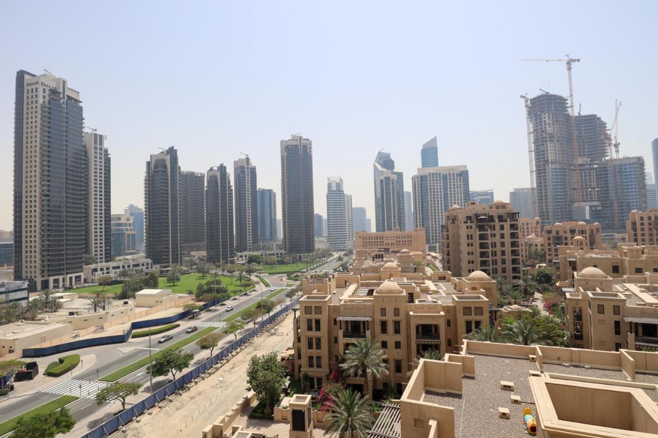 Higuests - Charming With Private Balcony Near Mall Appartement Dubai