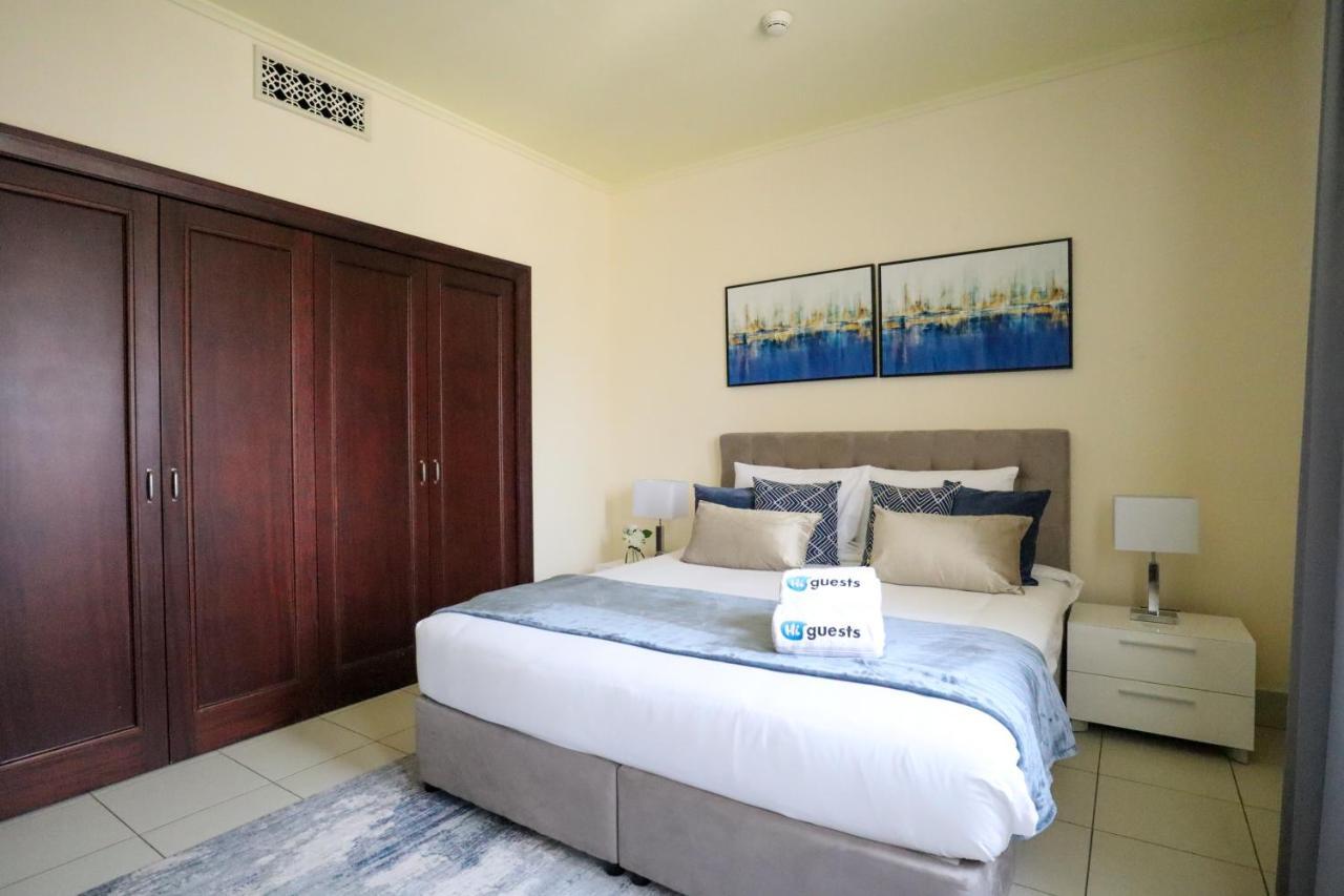 Higuests - Charming With Private Balcony Near Mall Appartement *