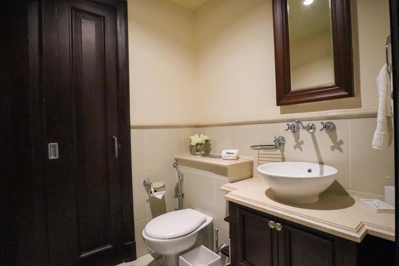 Appartement Higuests - Charming With Private Balcony Near Mall *