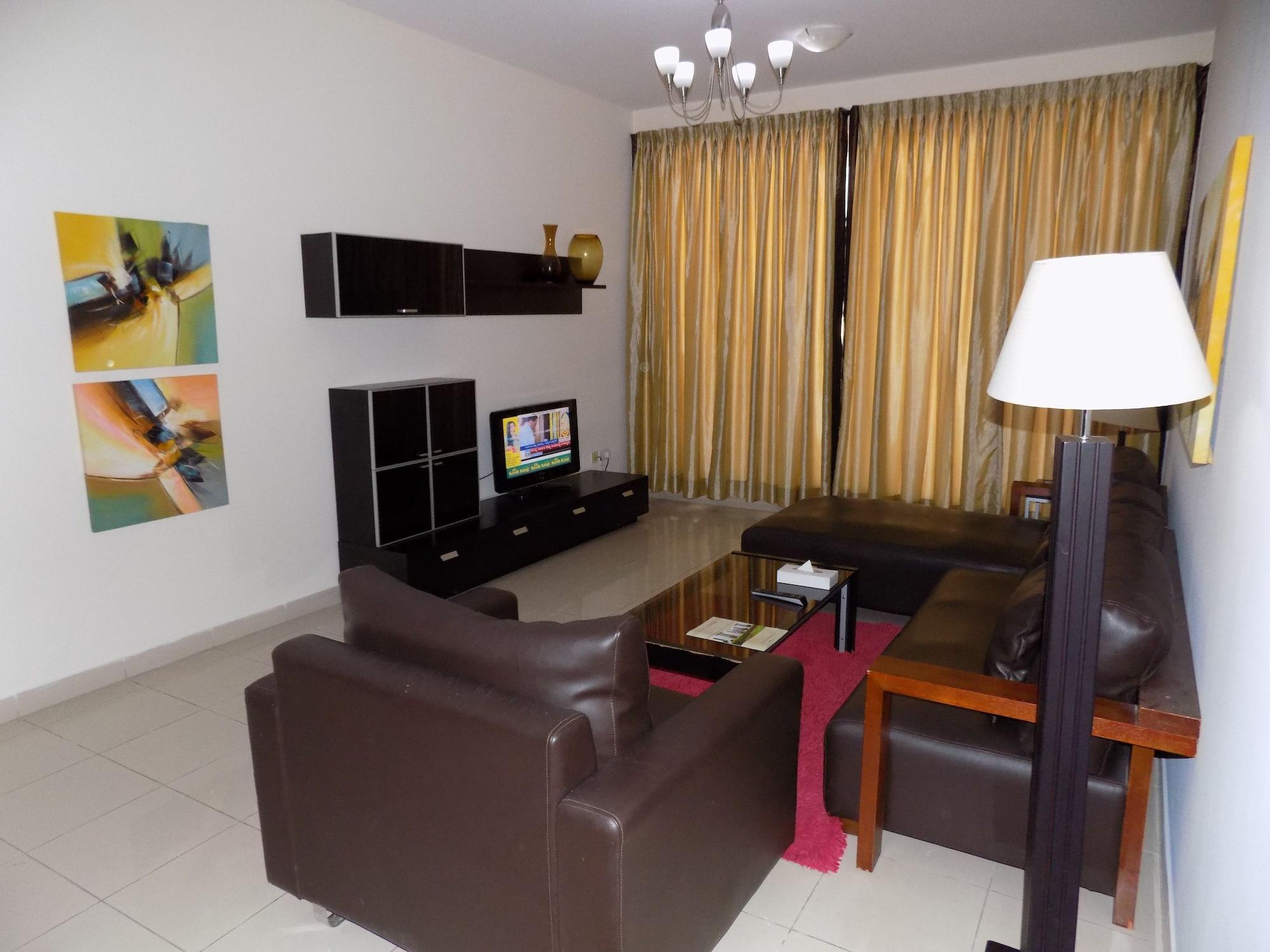 Fortune Classic Apartment, Airport ,near Dafza Metro Station Dubái