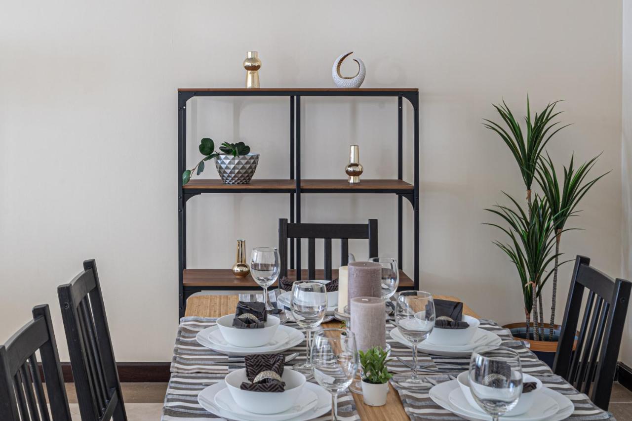Higuests - Large In The Heart Of Deira Near Clocktower Apartment