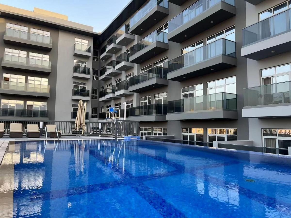 Penrose Place Jvc Apartament *