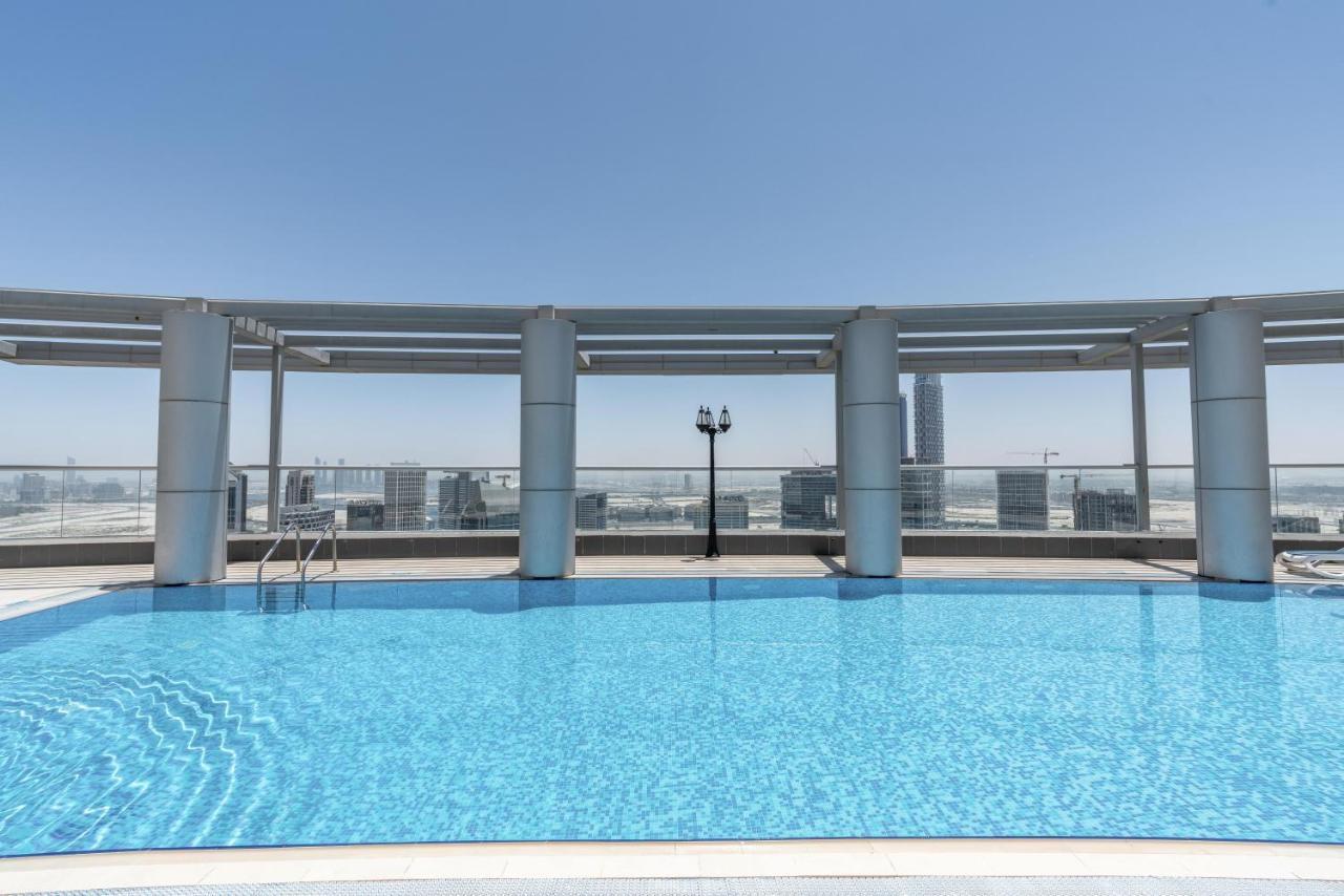 Spacious 2 Beds 5 Min Walk From Mall With Brand New Gym And Rooftop Swimming Pool Appartement Dubaï