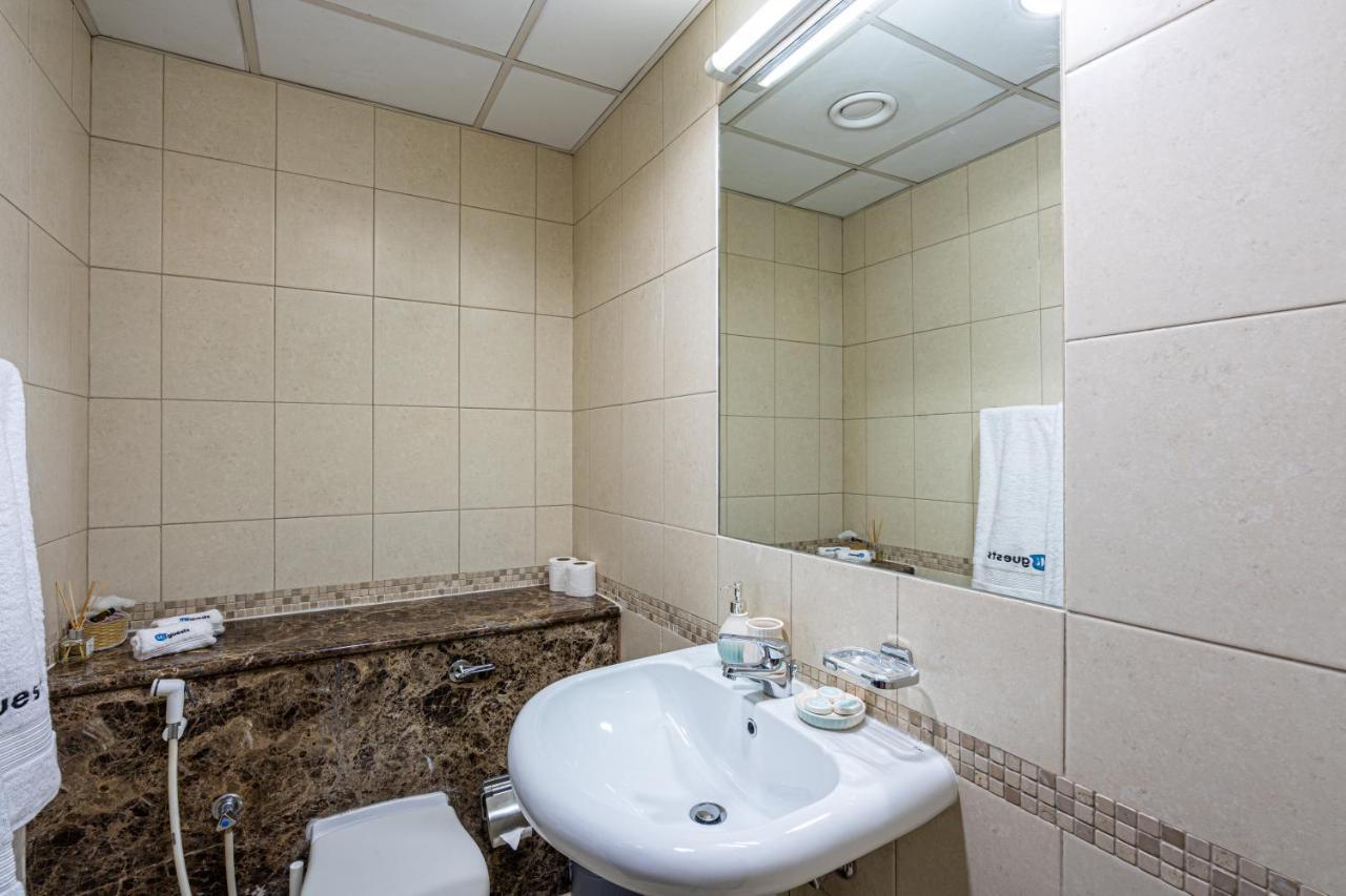 Higuests - Large In The Heart Of Deira Near Clocktower