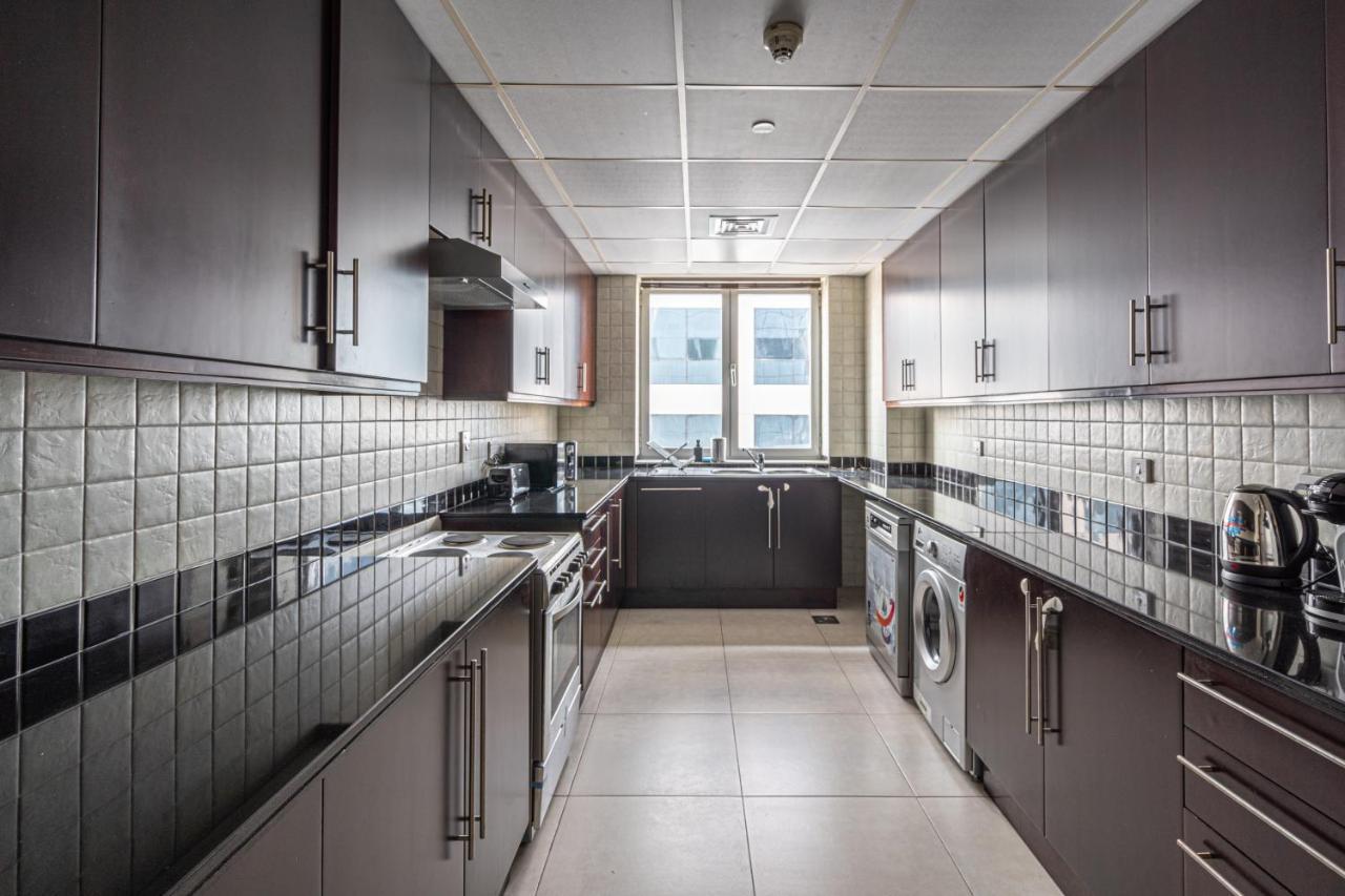Higuests - Large In The Heart Of Deira Near Clocktower *