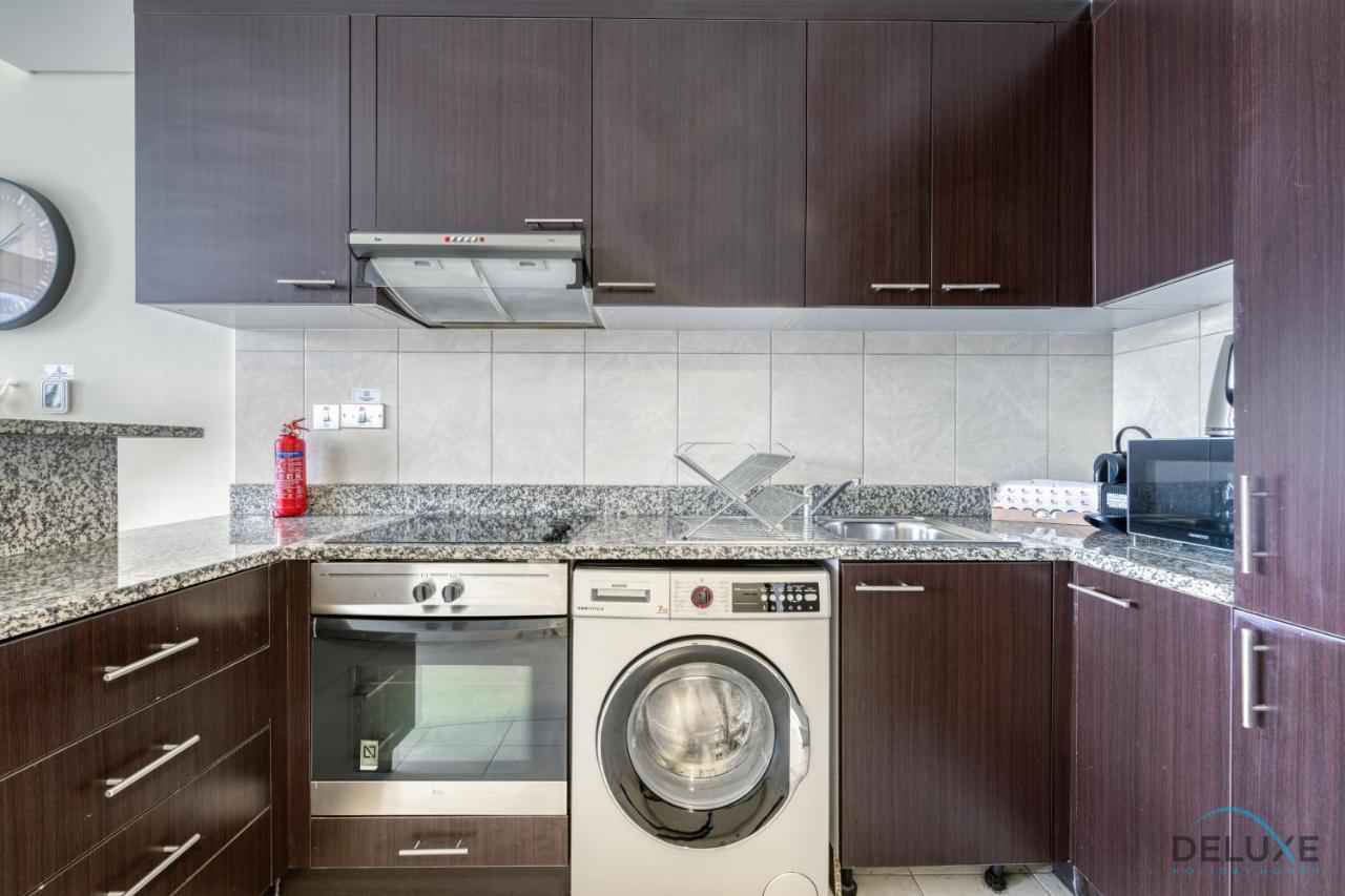 Special Offer Stylish 1br With Pool & Views By Deluxe Homes Apartment Dubai