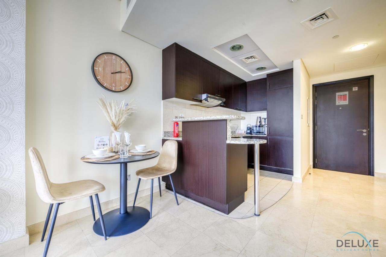 Special Offer Stylish 1br With Pool & Views By Deluxe Homes Apartment Dubai