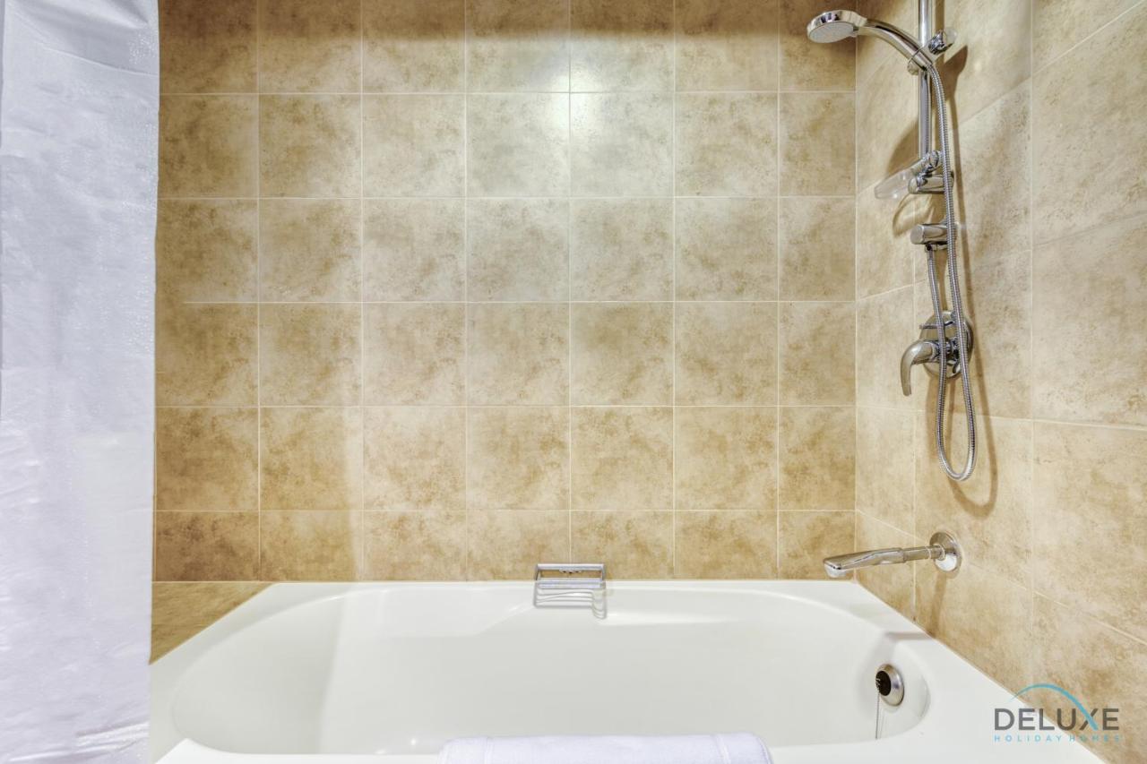 Price Cozy 1br With Balcony & Prime Location By Deluxe Homes Dubaï