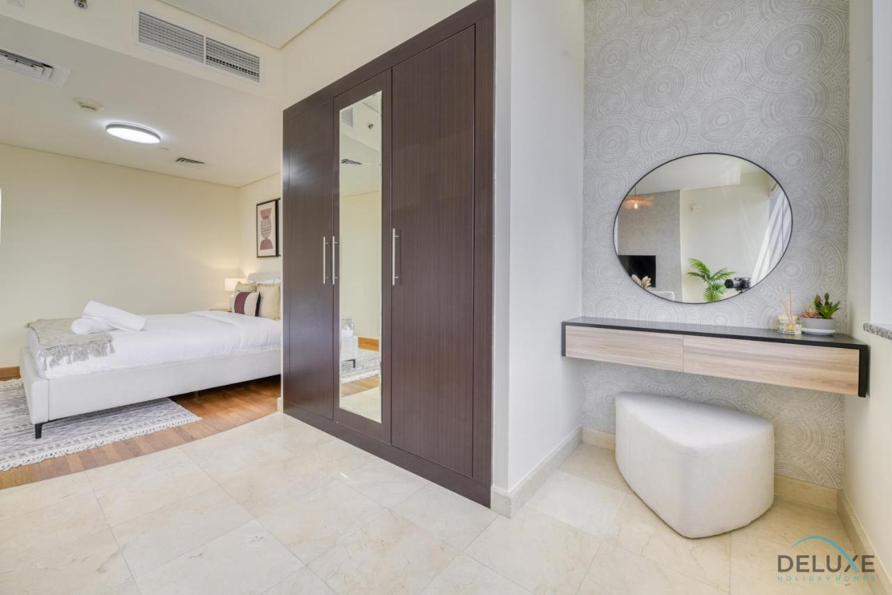 Special Offer Stylish 1br With Pool & Views By Deluxe Homes Apartment Dubai