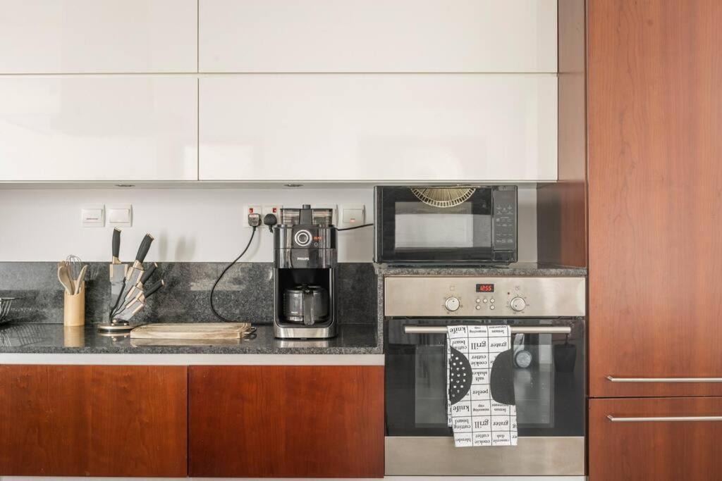 Guest Ready - Luxury One Bedroom Difc Burj Khalifa View Apartament