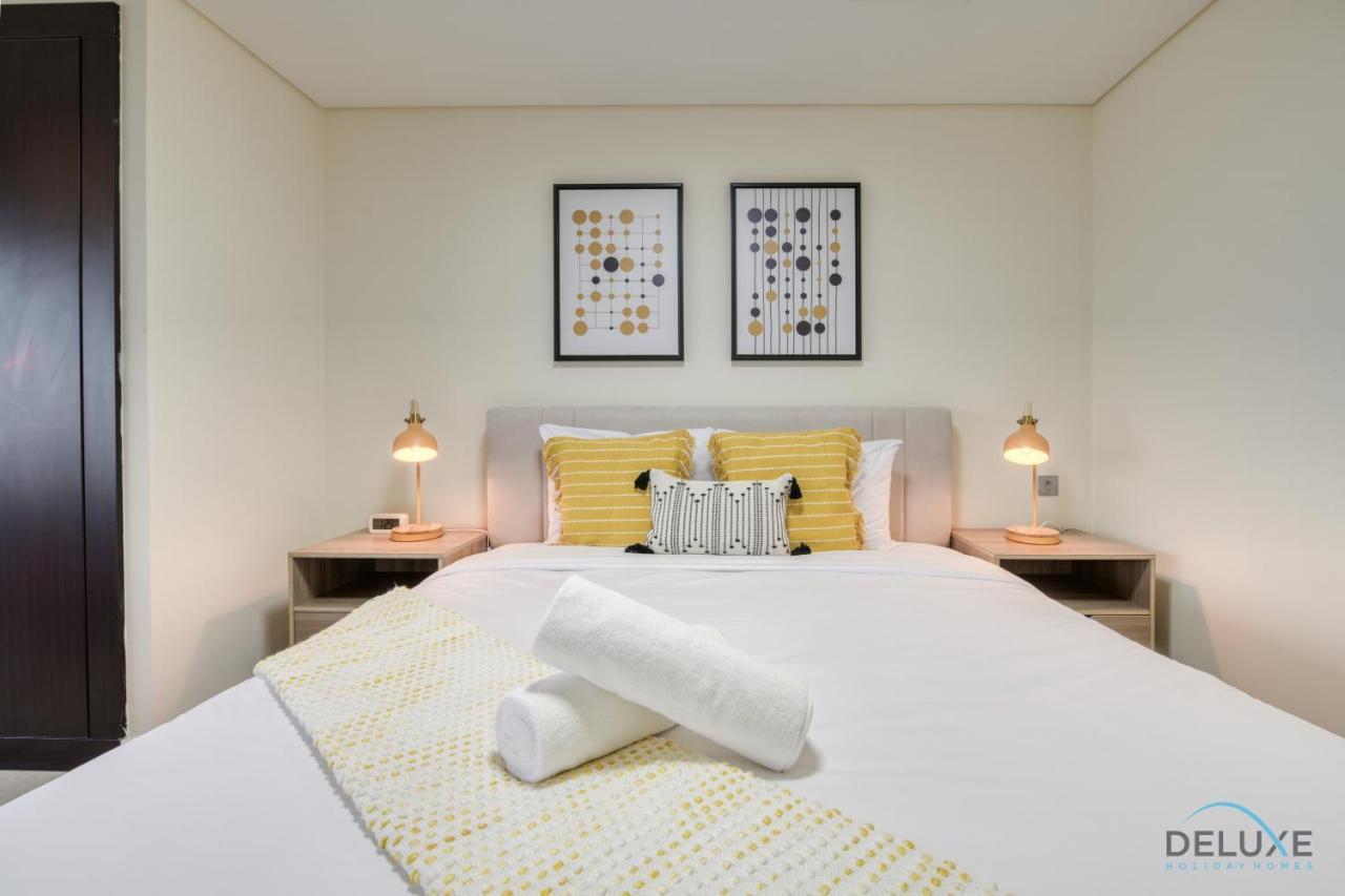 Price Cozy 1br With Balcony & Prime Location By Deluxe Homes Appartement *