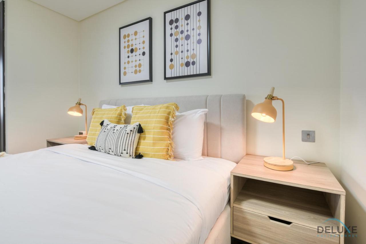 Price Cozy 1br With Balcony & Prime Location By Deluxe Homes *