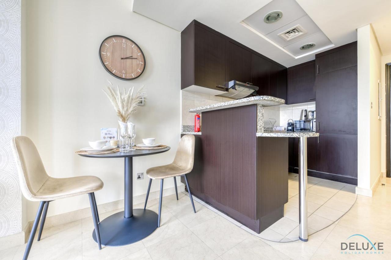 Special Offer Stylish 1br With Pool & Views By Deluxe Homes Apartment