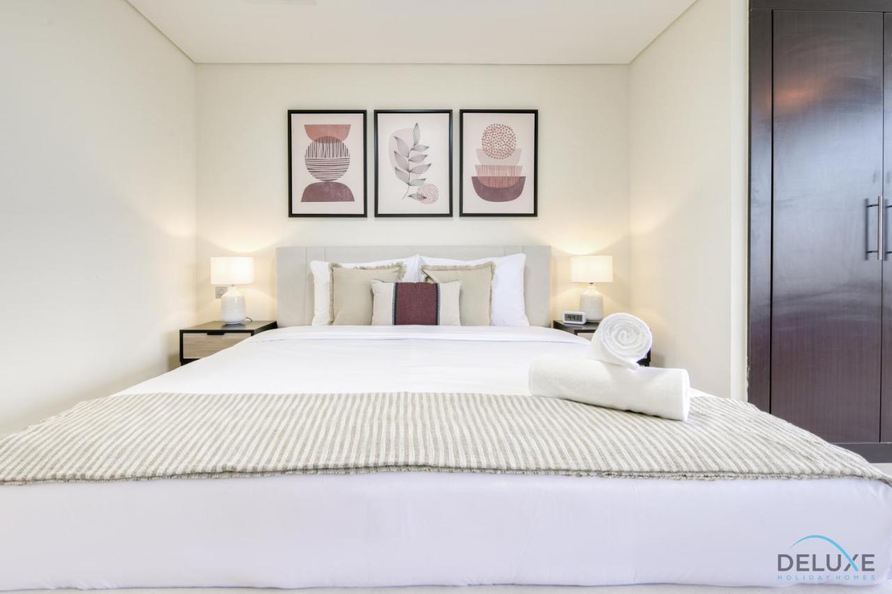 Special Offer Stylish 1br With Pool & Views By Deluxe Homes * Dubai
