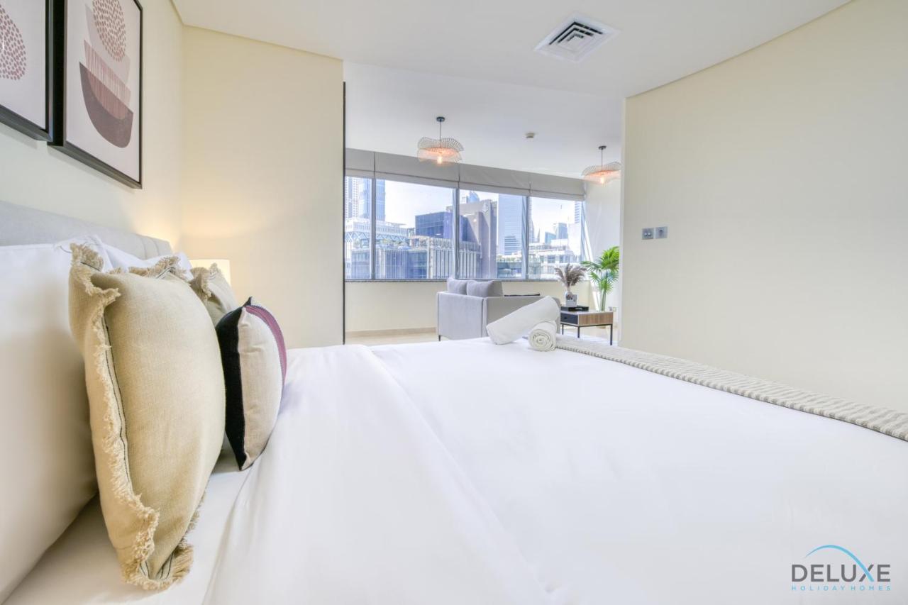 Special Offer Stylish 1br With Pool & Views By Deluxe Homes Dubai